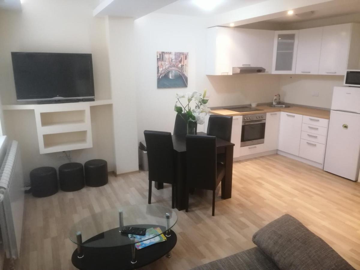 Belgrade Nights Appartement Buitenkant foto